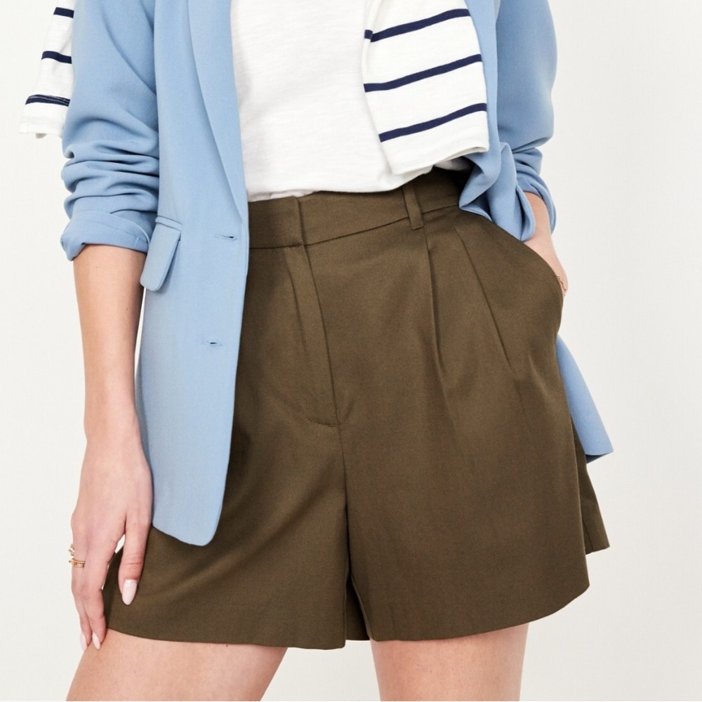 NWT- Old Navy - XL & XXL. Taylor Trouser Short